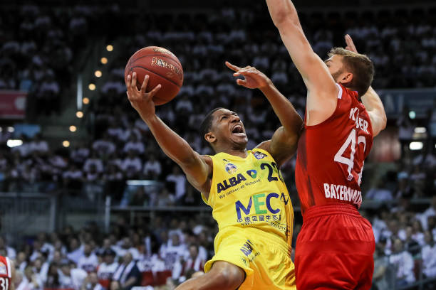 利用胡金秋 利用胡金秋